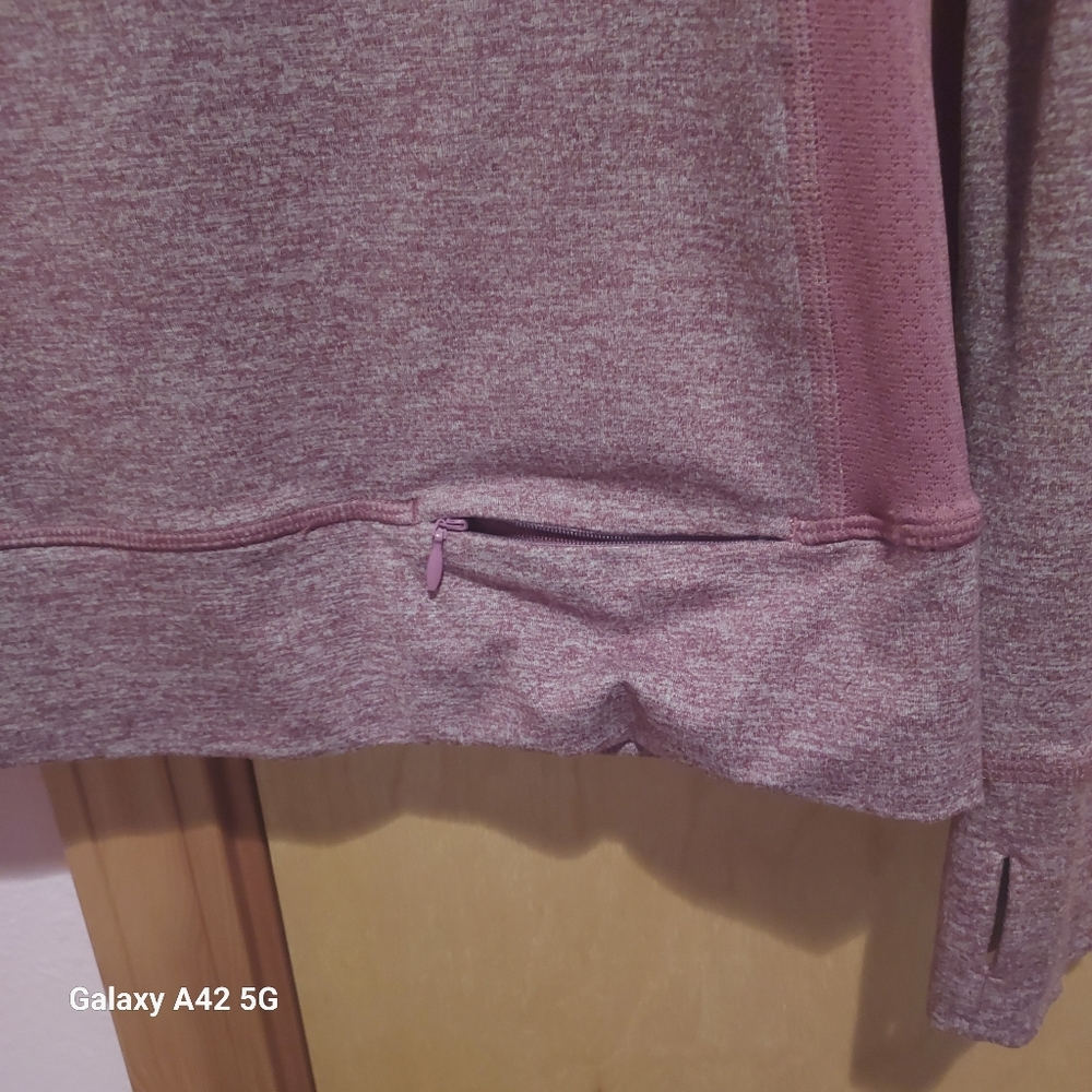 REVA workout top - Picture 10 of 10